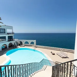 Monte Del Moro Apartment
